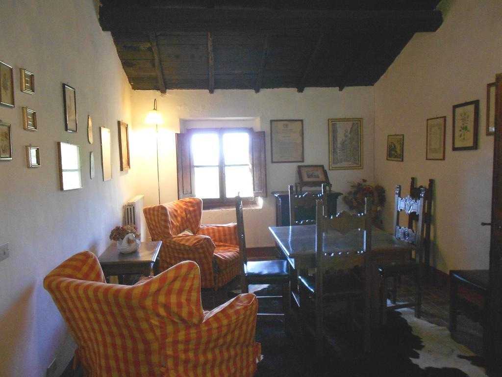 הוילה Castelfranco di Sopra Fattoria Il Praticino מראה חיצוני תמונה