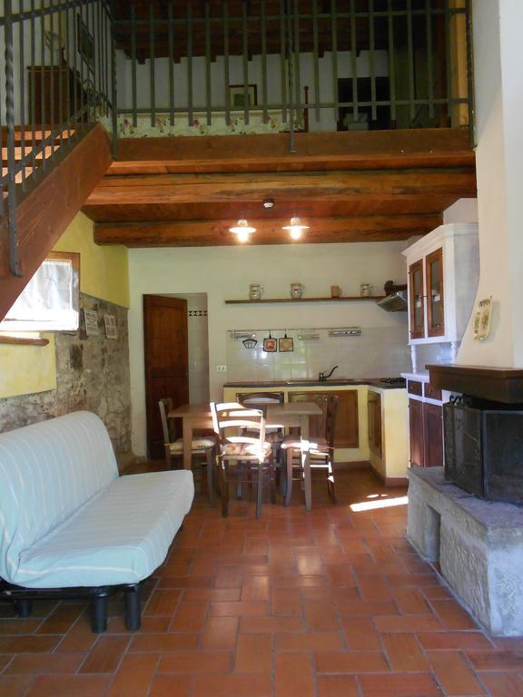 הוילה Castelfranco di Sopra Fattoria Il Praticino מראה חיצוני תמונה