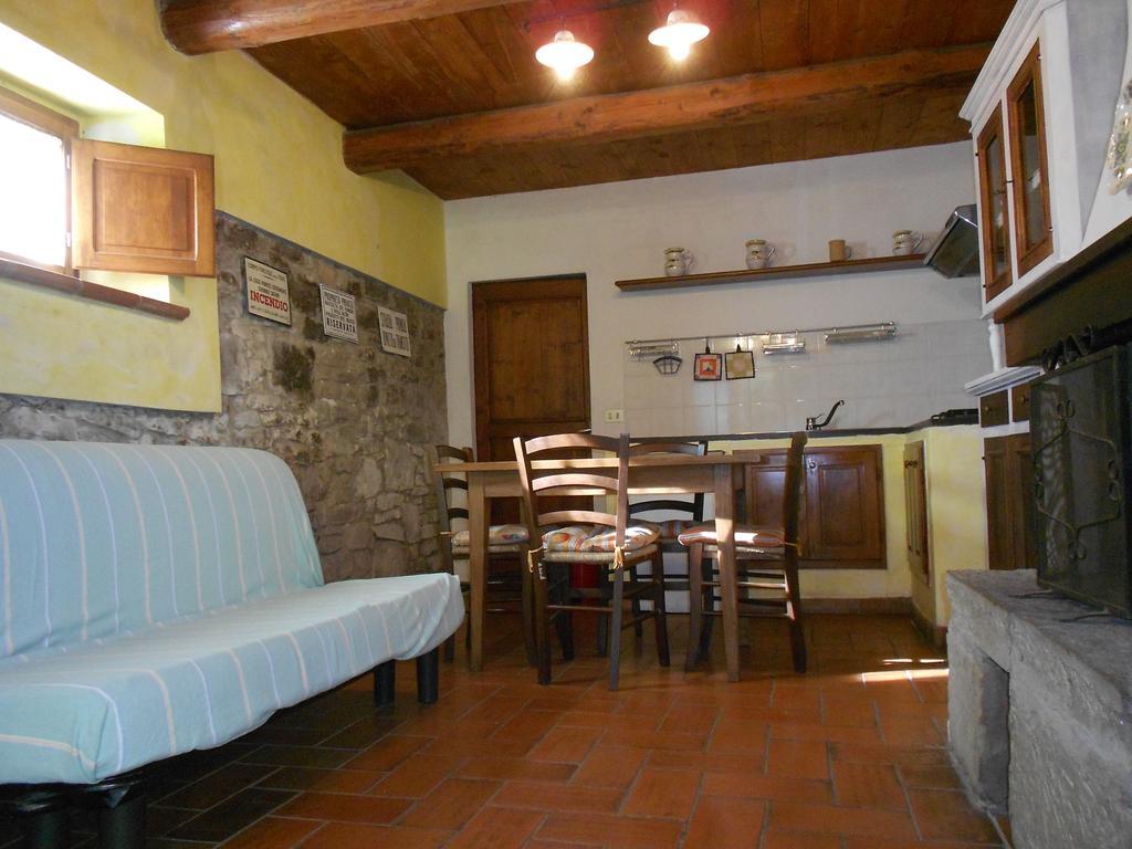 הוילה Castelfranco di Sopra Fattoria Il Praticino מראה חיצוני תמונה